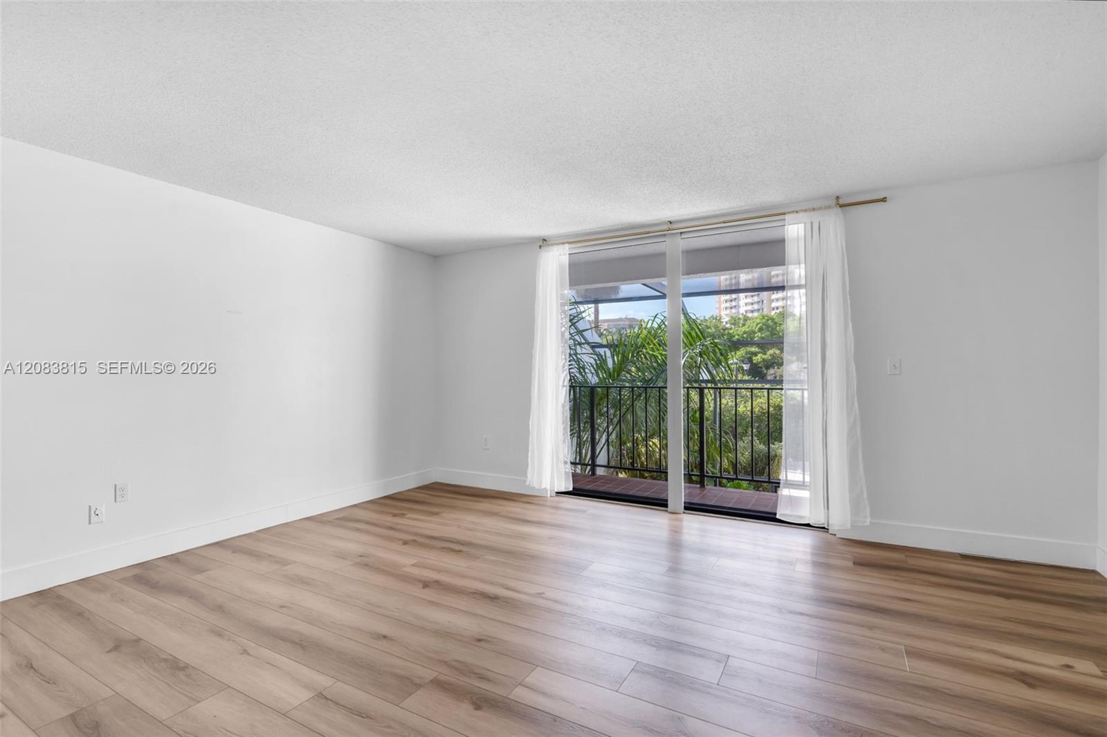 A12083815 Property Photo 20