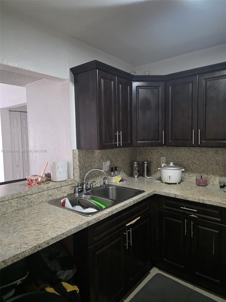 1035 W 77th Street 215 Property Photo 2