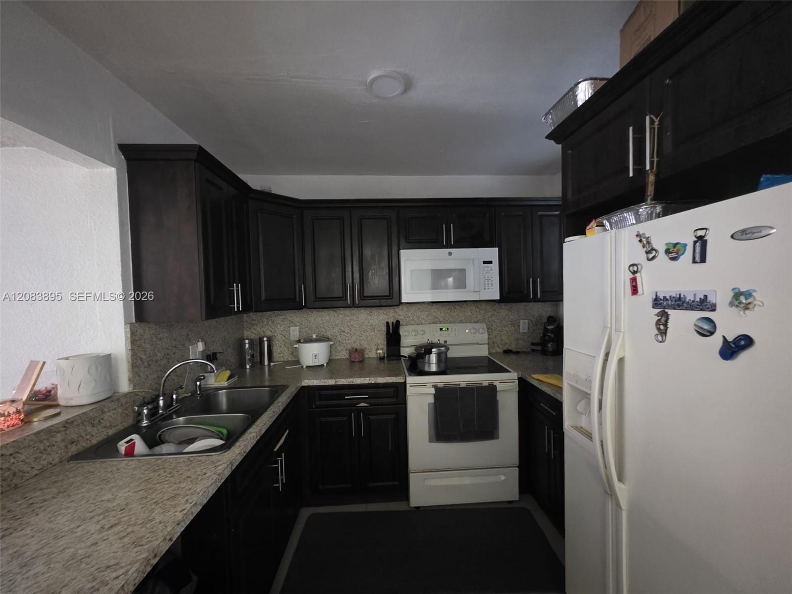 1035 W 77th Street 215 Property Photo 3