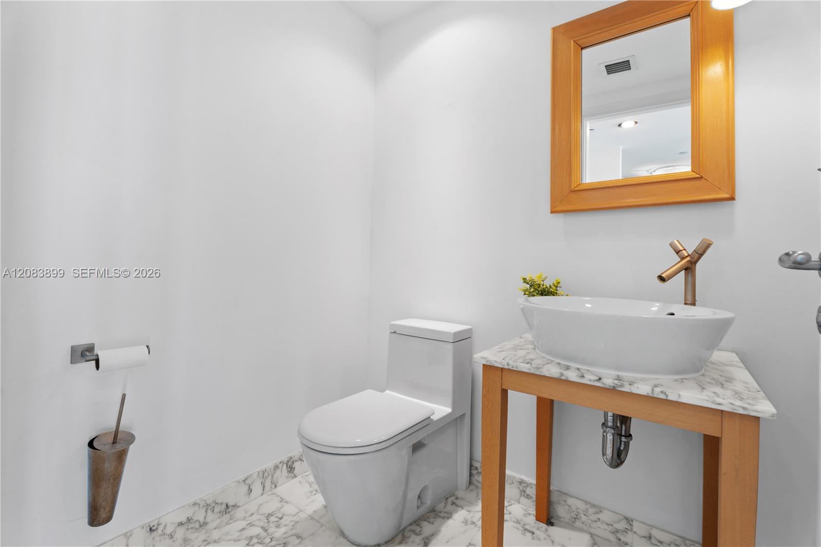 450 Alton Road 3008 Property Photo 12
