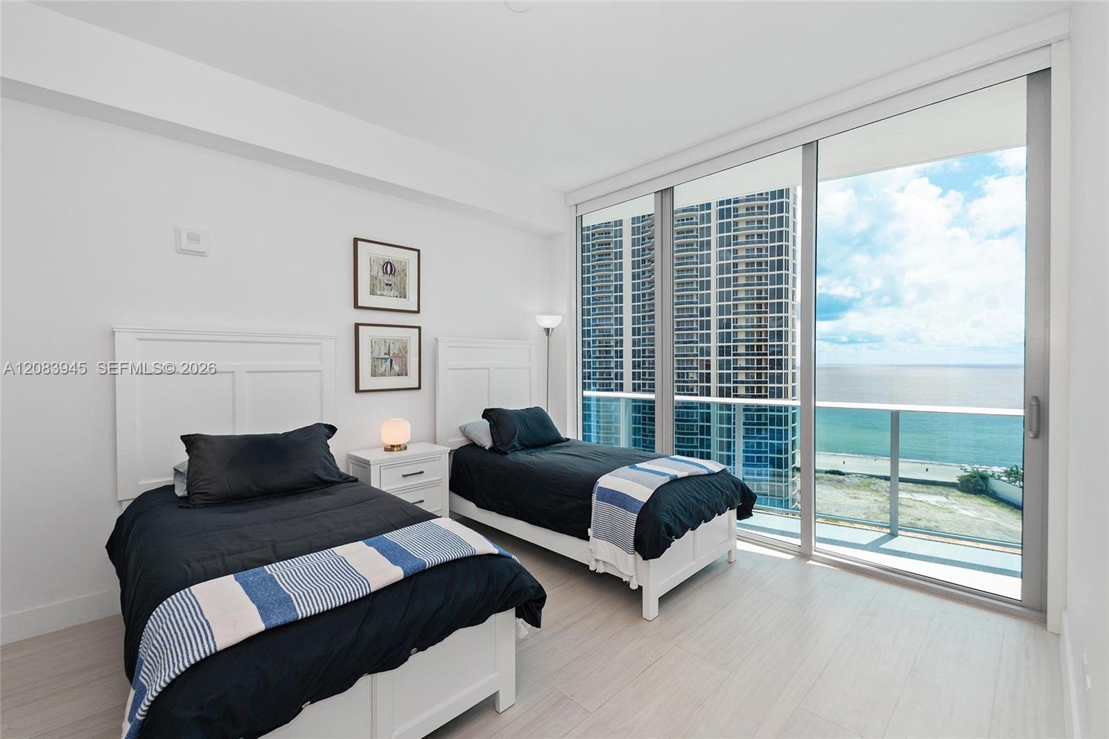 17550 Collins Avenue 1403 Property Photo 9
