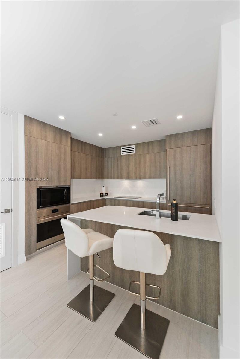 17550 Collins Avenue 1403 Property Photo 11