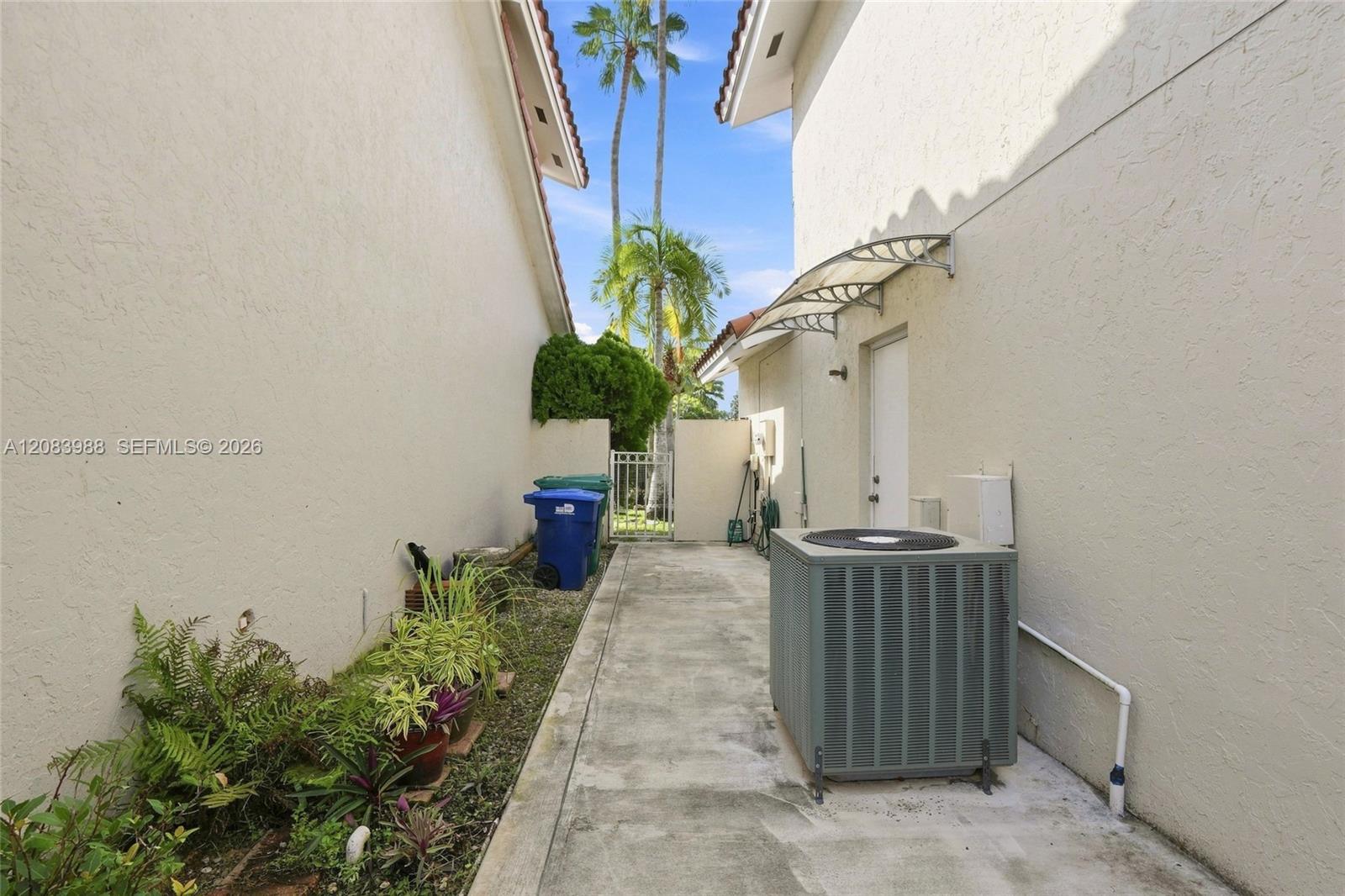 18209 Nw 61st Court Property Photo 28