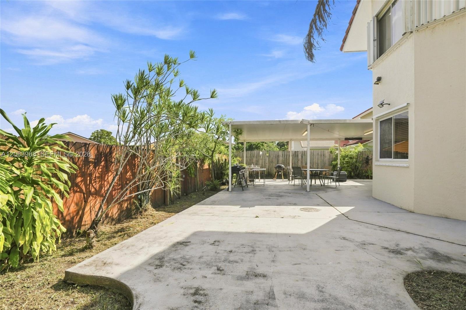 18209 Nw 61st Court Property Photo 32