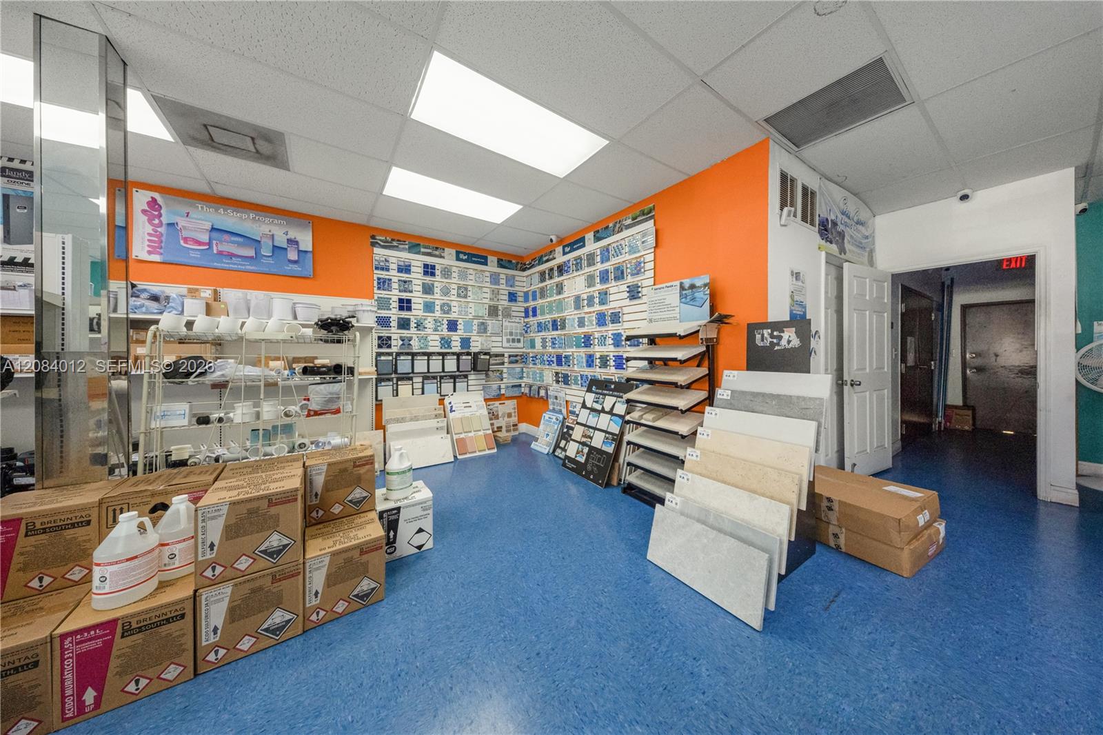 A12084012 Property Photo 6