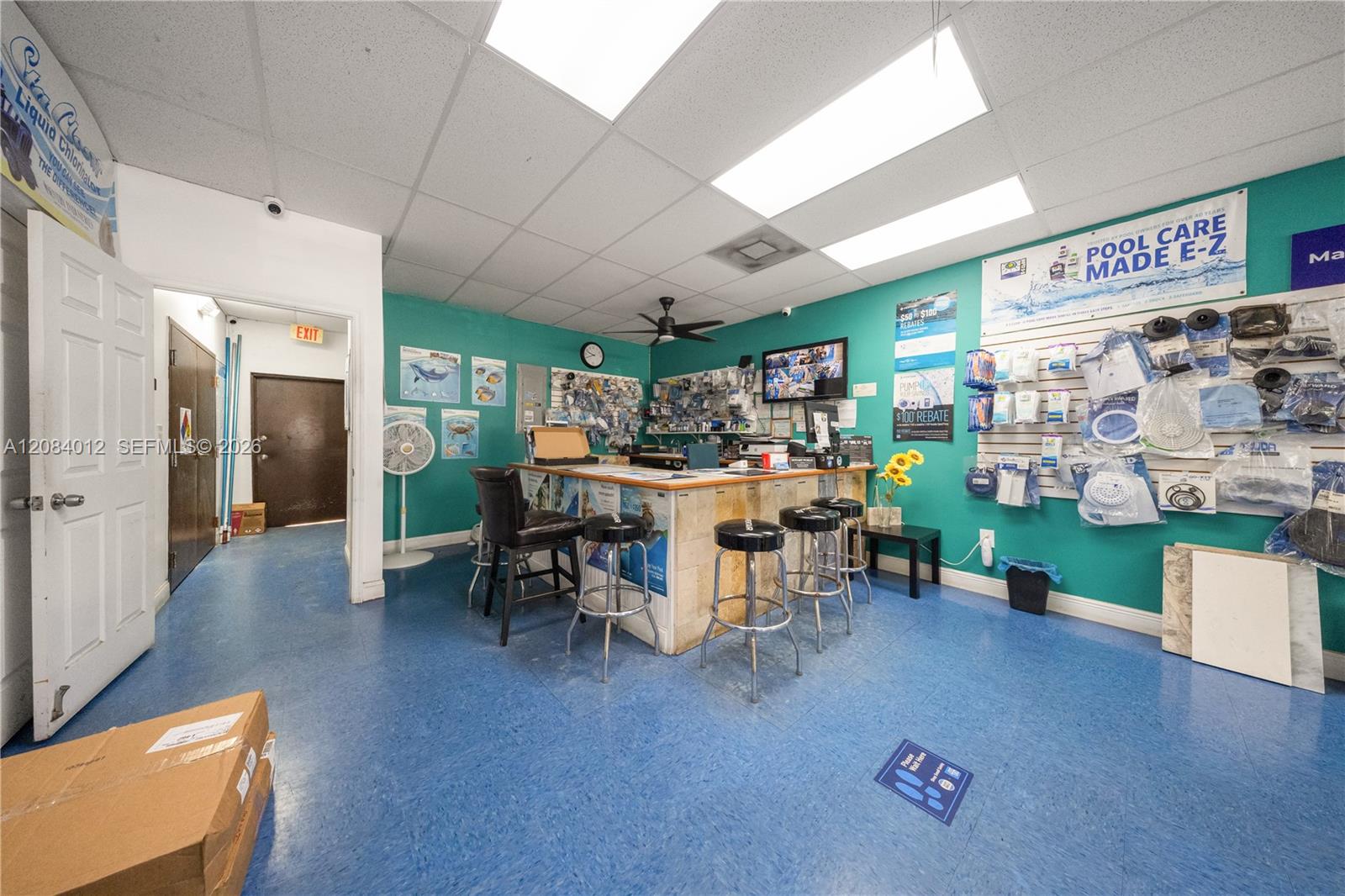 A12084012 Property Photo 7