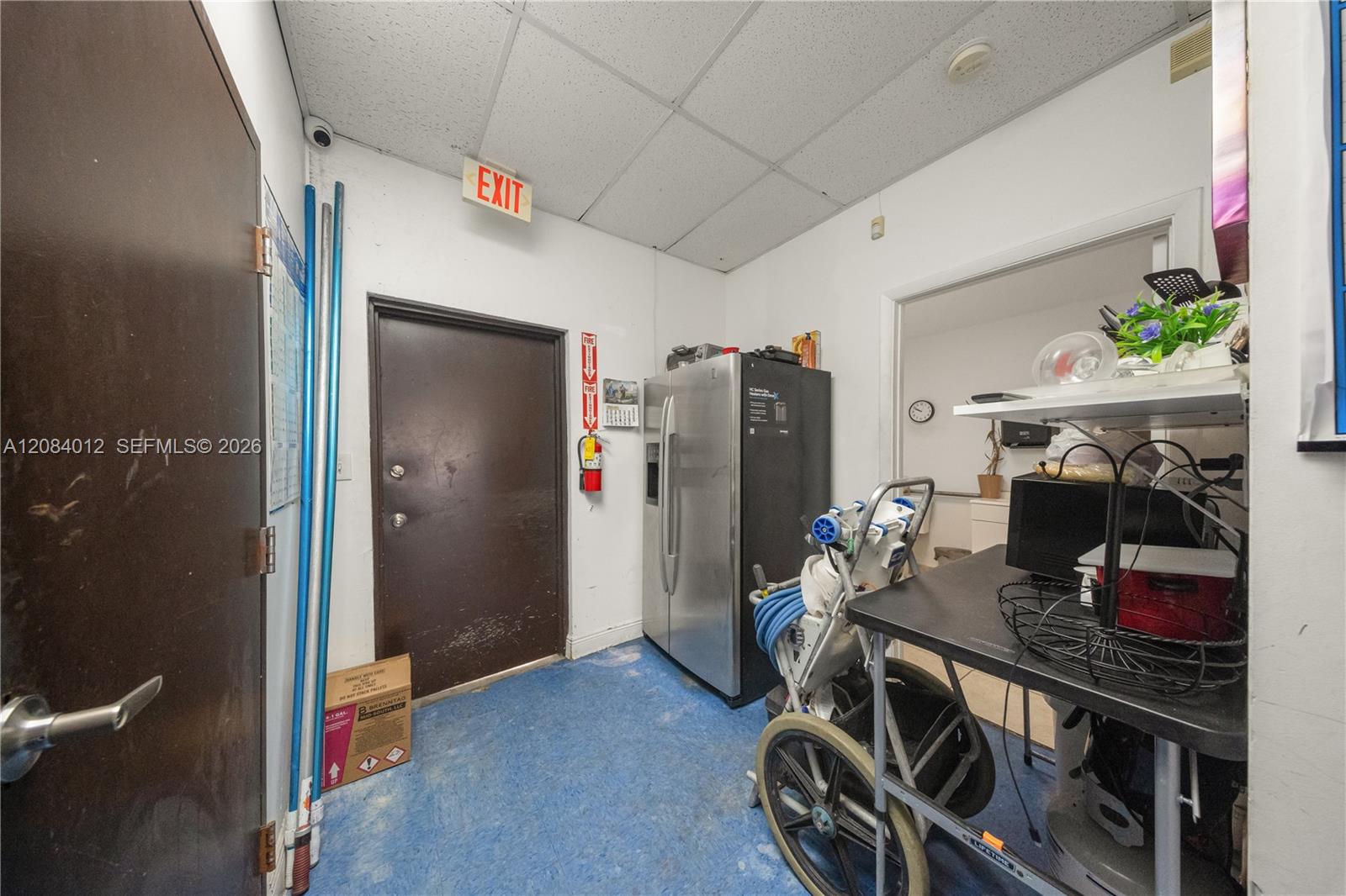A12084012 Property Photo 10