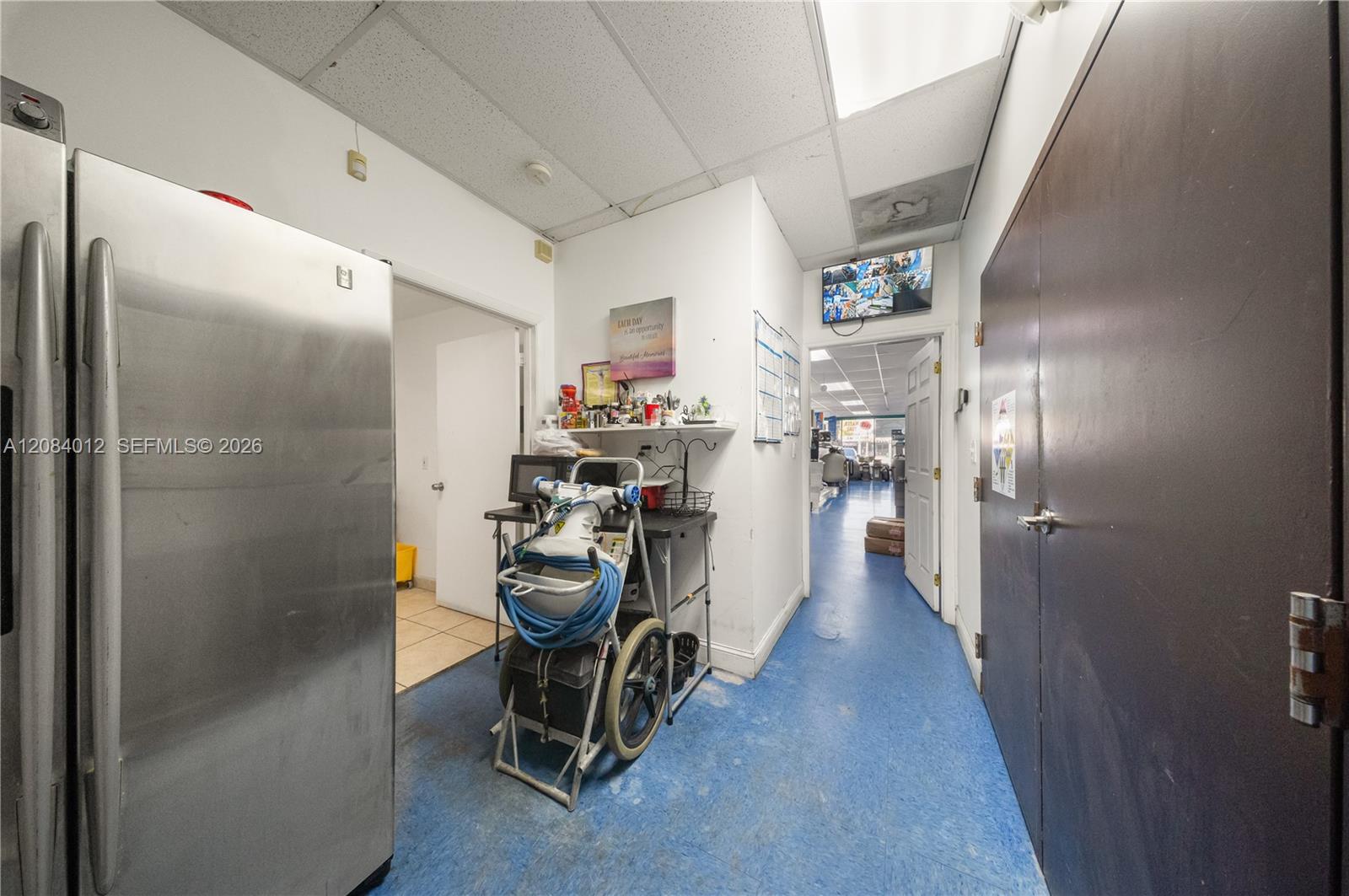 A12084012 Property Photo 12
