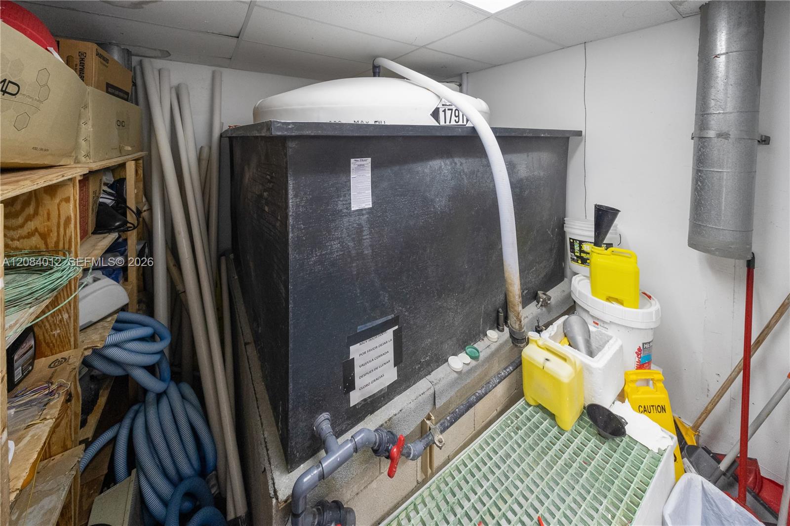 A12084012 Property Photo 14
