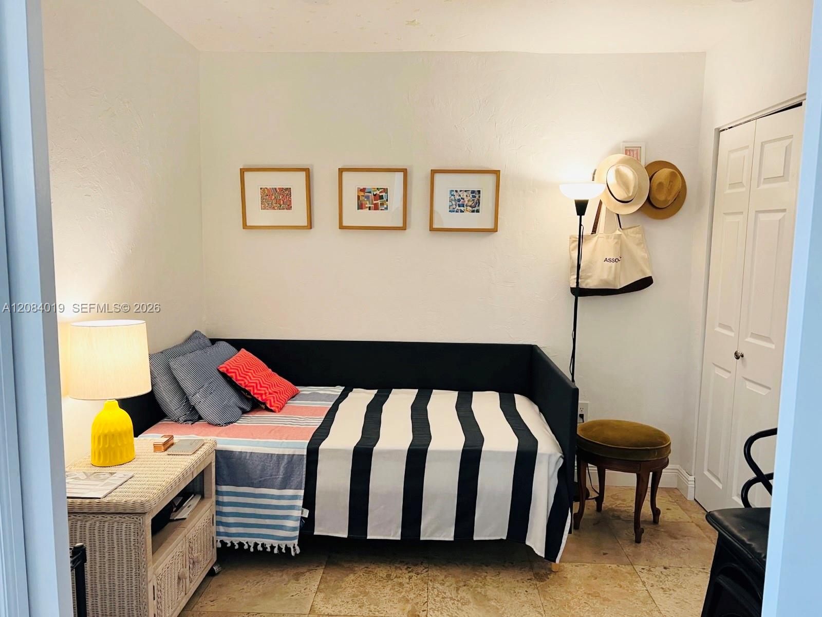 A12084019 Property Photo 10