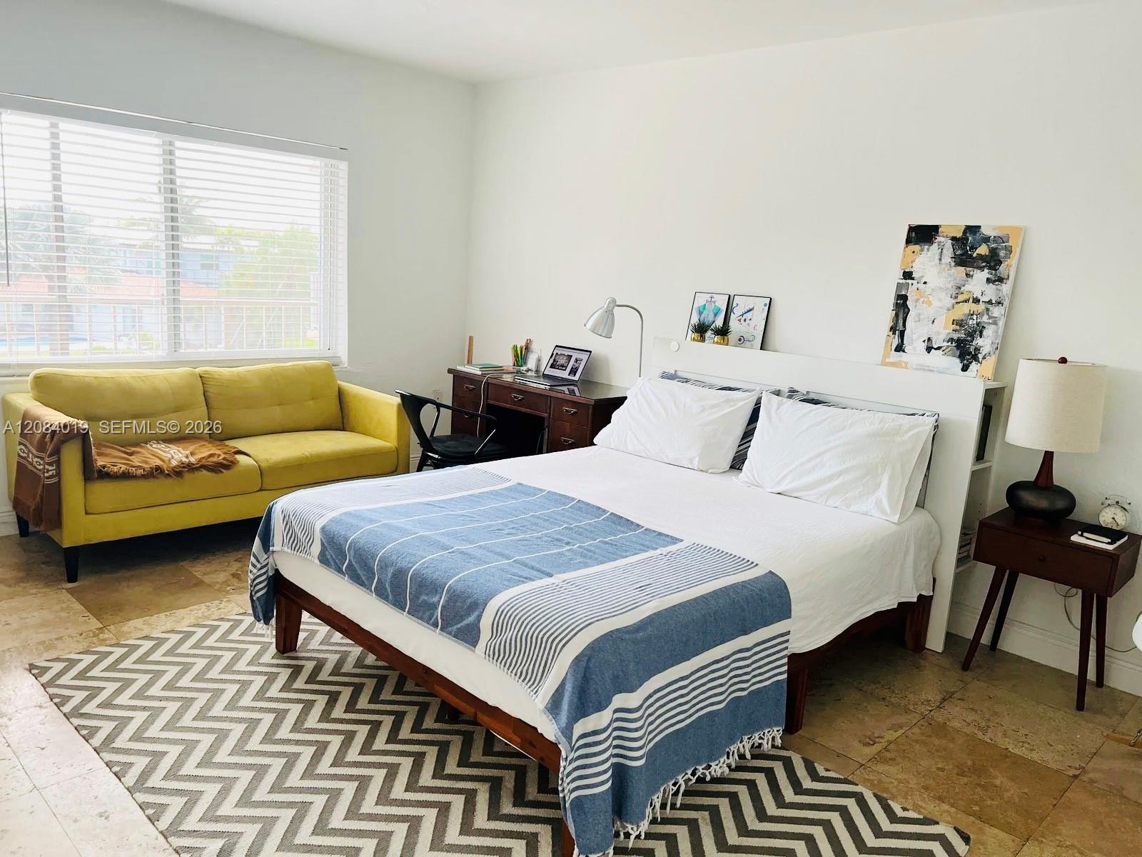 A12084019 Property Photo 11