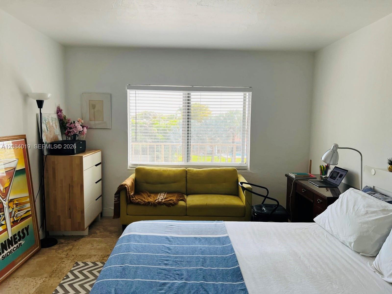 A12084019 Property Photo 12