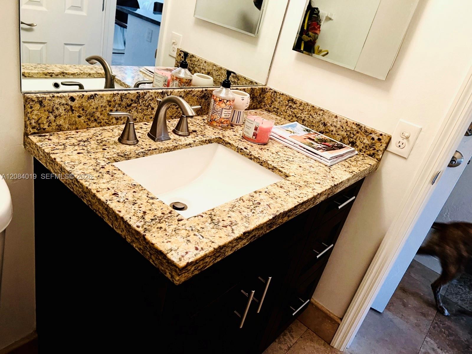 A12084019 Property Photo 15
