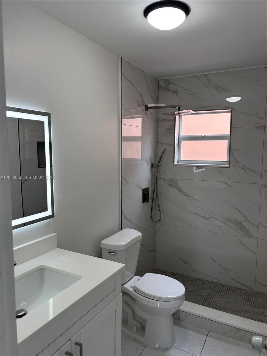 460 E 23rd Street 410 Property Photo 8