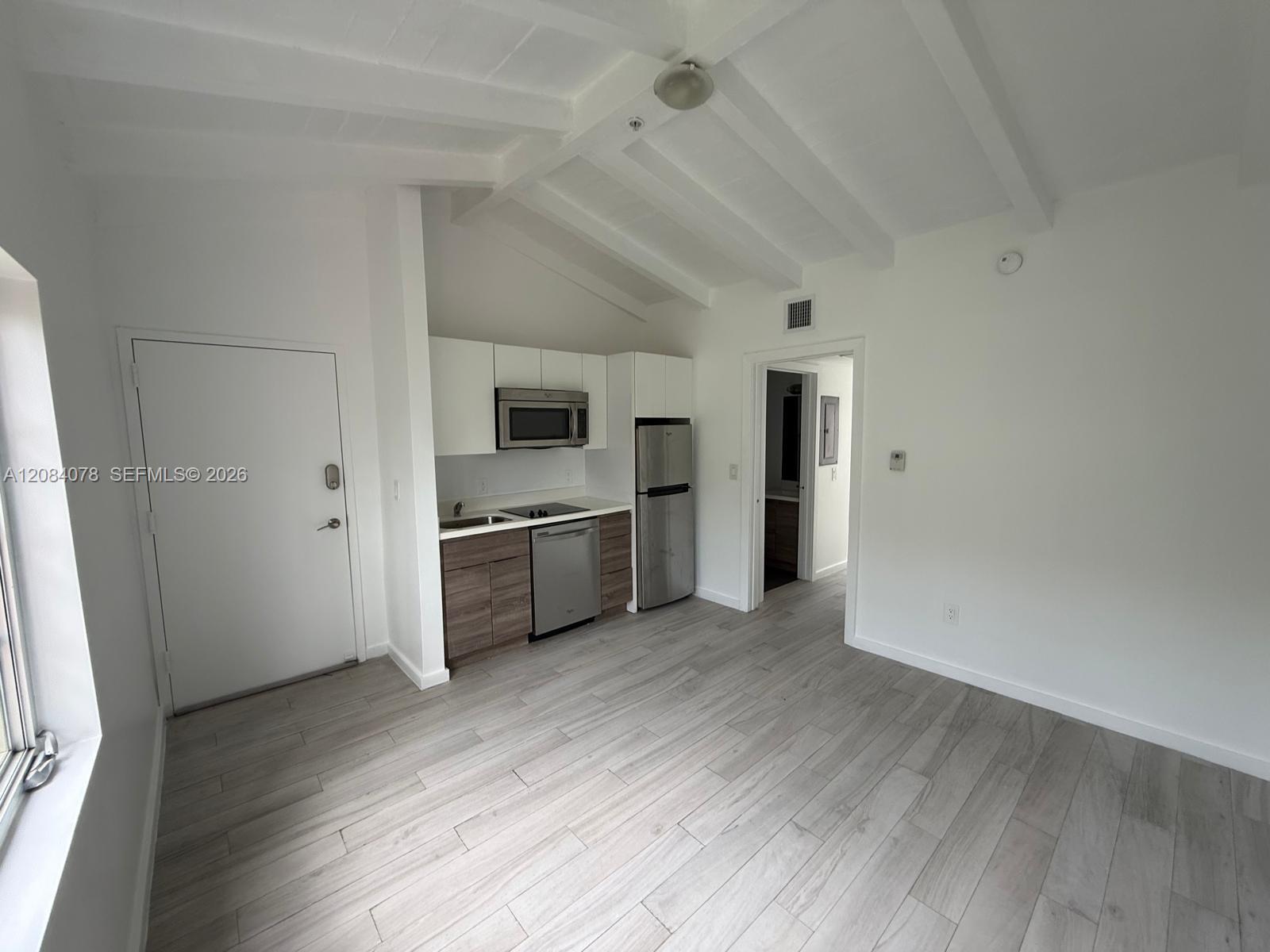 1450 Meridian Avenue 202 Property Photo 5