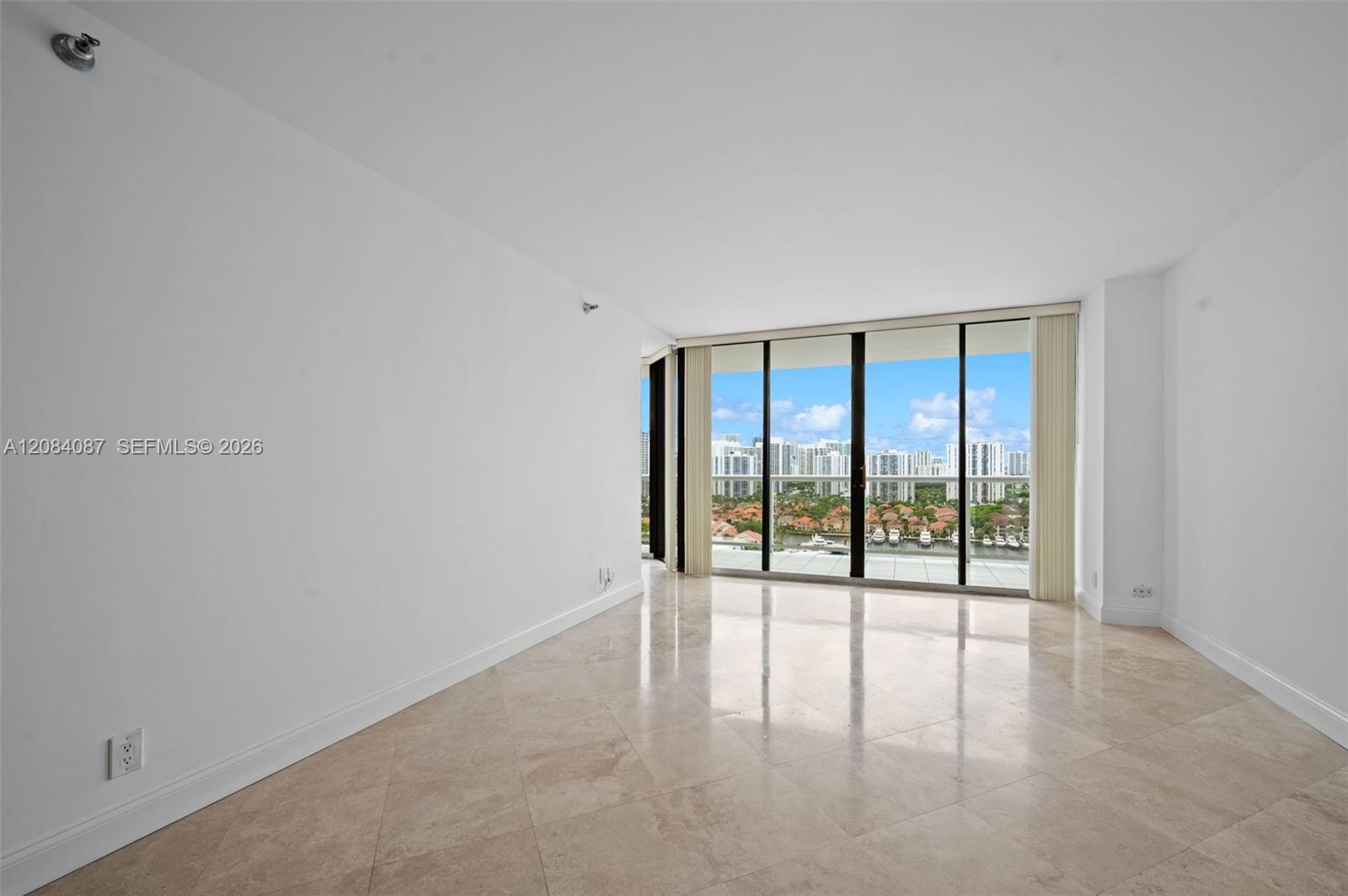 3640 Yacht Club 1807 Property Photo 7