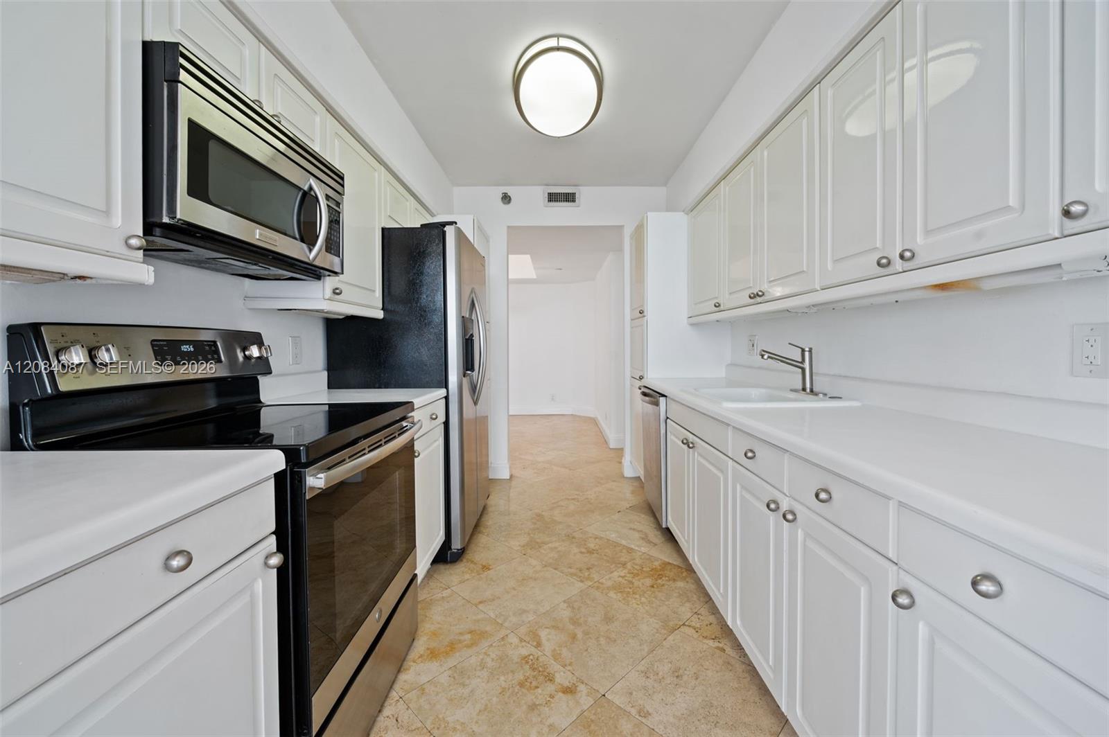 3640 Yacht Club 1807 Property Photo 9