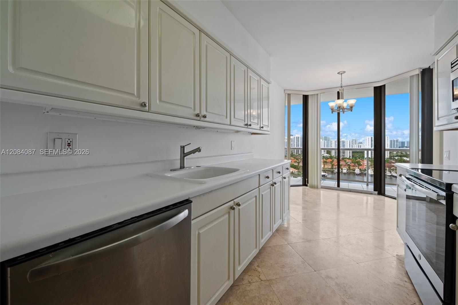 3640 Yacht Club 1807 Property Photo 10