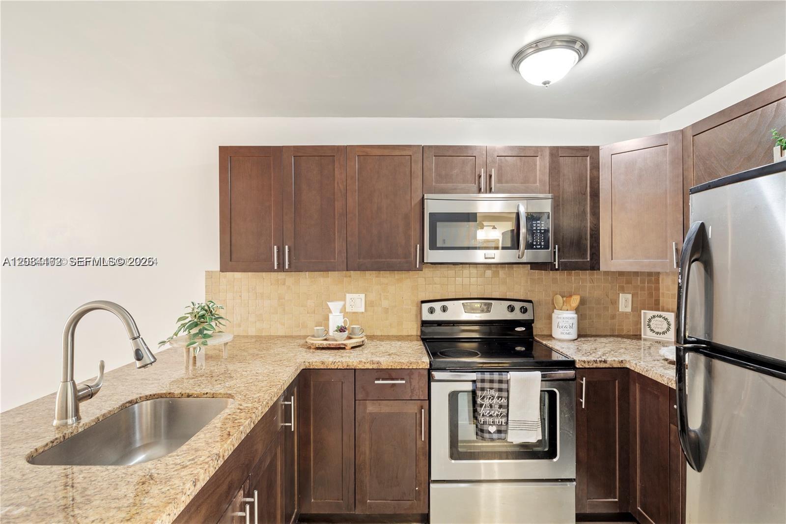 7241 Miami Lakes Drive D19 Property Photo 1