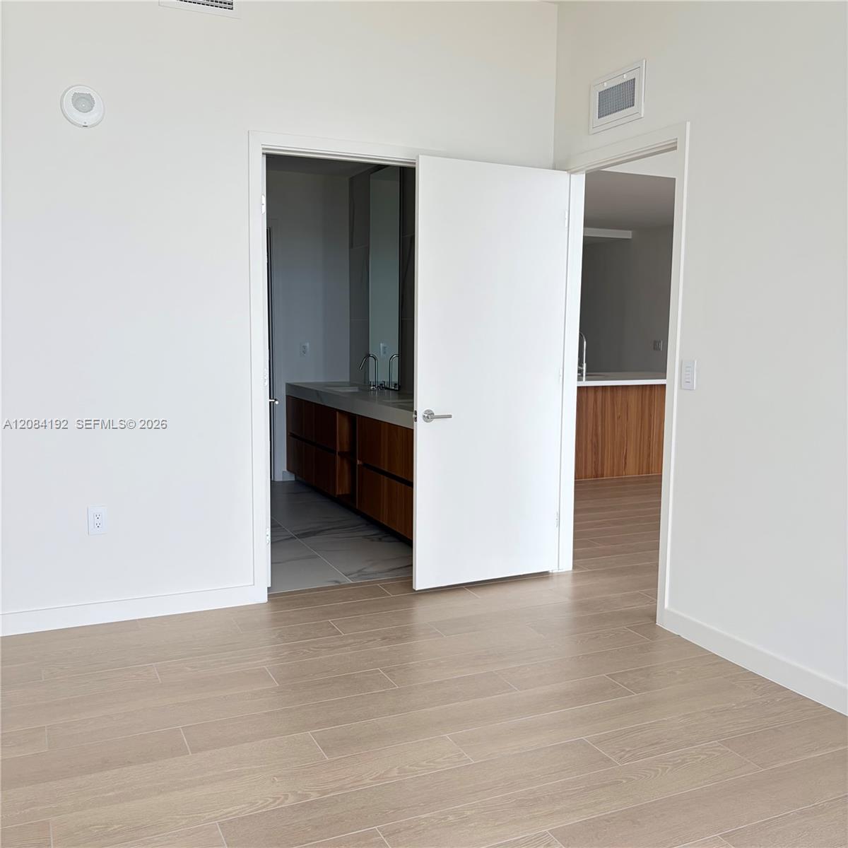 1400 Biscayne Boulevard 2003 Property Photo 5