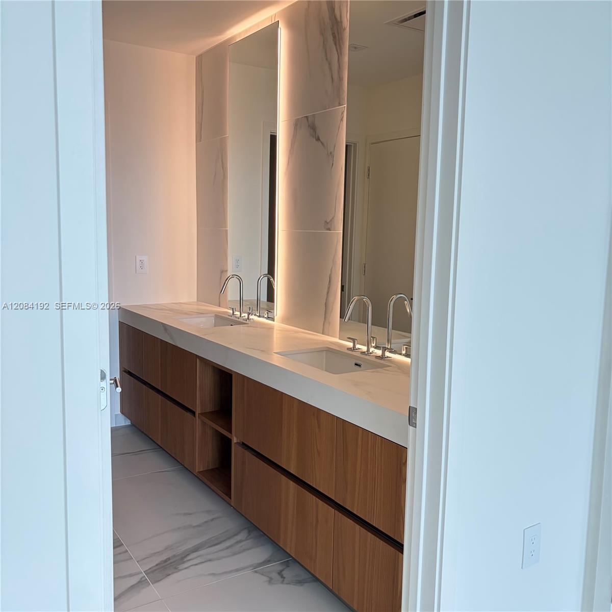 1400 Biscayne Boulevard 2003 Property Photo 6