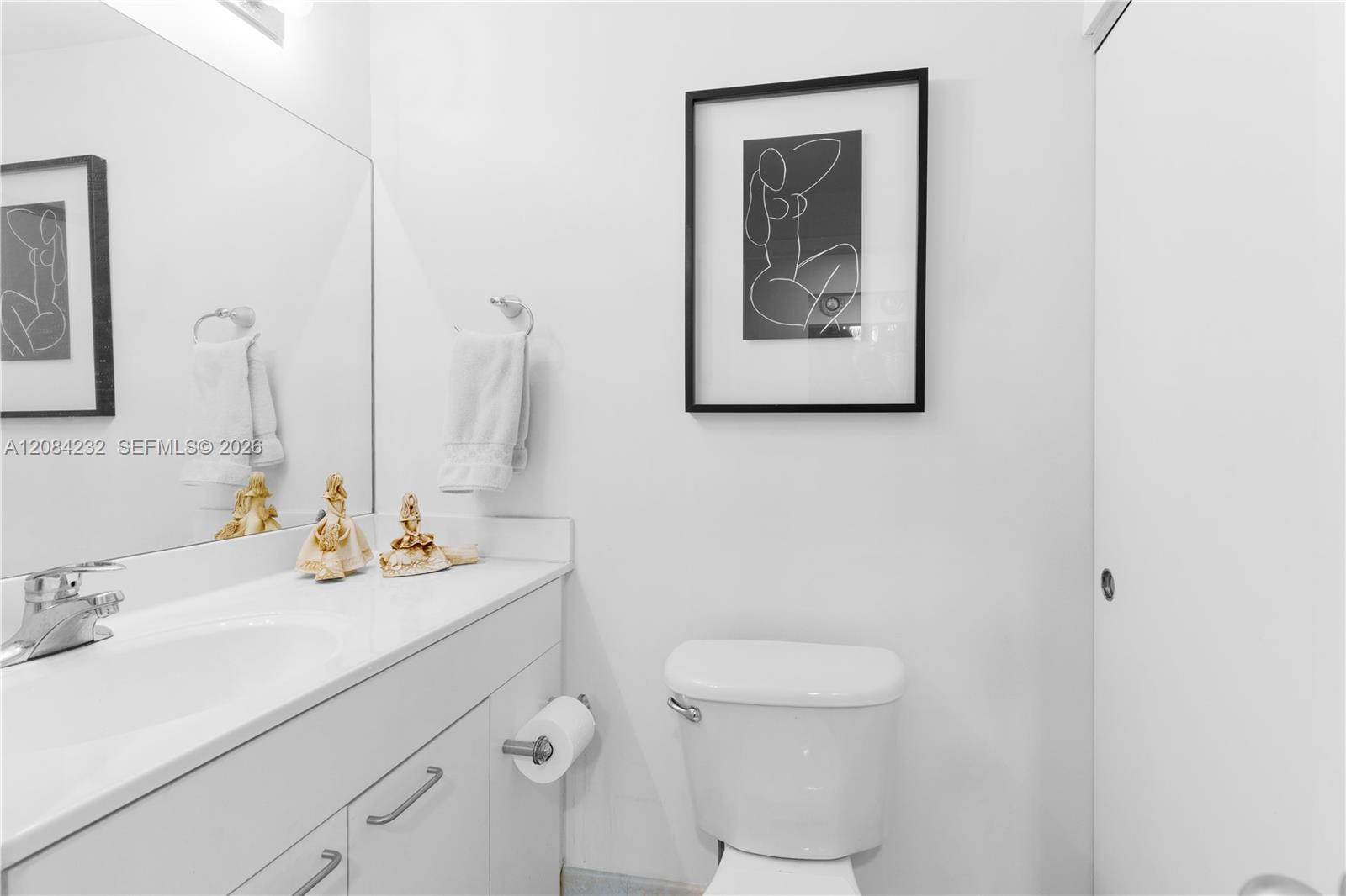 21055 Yacht Club Drive 207 Property Photo 13