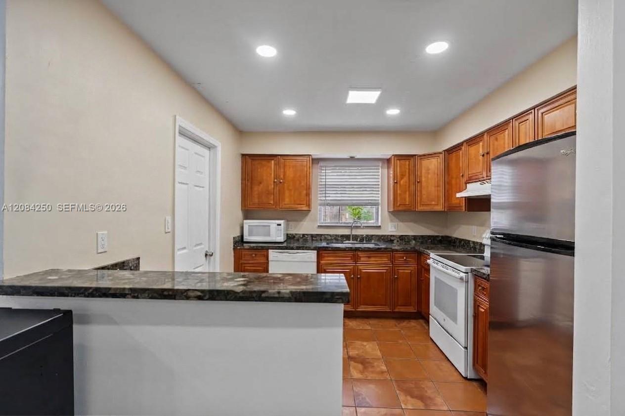 3831 Nw 6th Place Property Photo 11