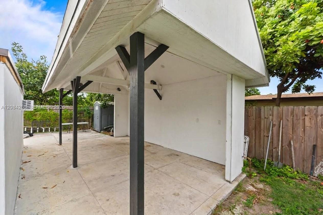 3831 Nw 6th Place Property Photo 27