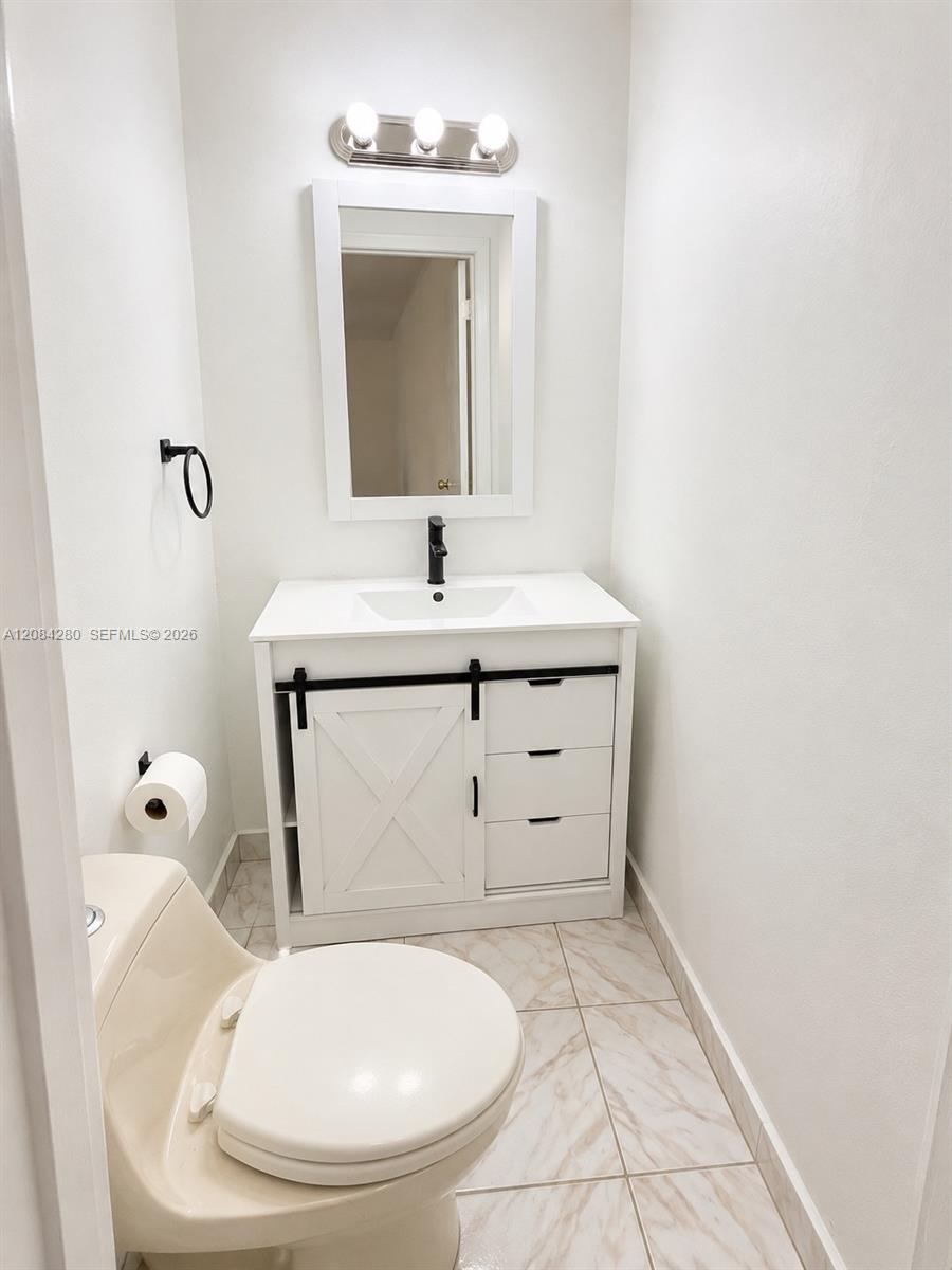 A12084280 Property Photo 6