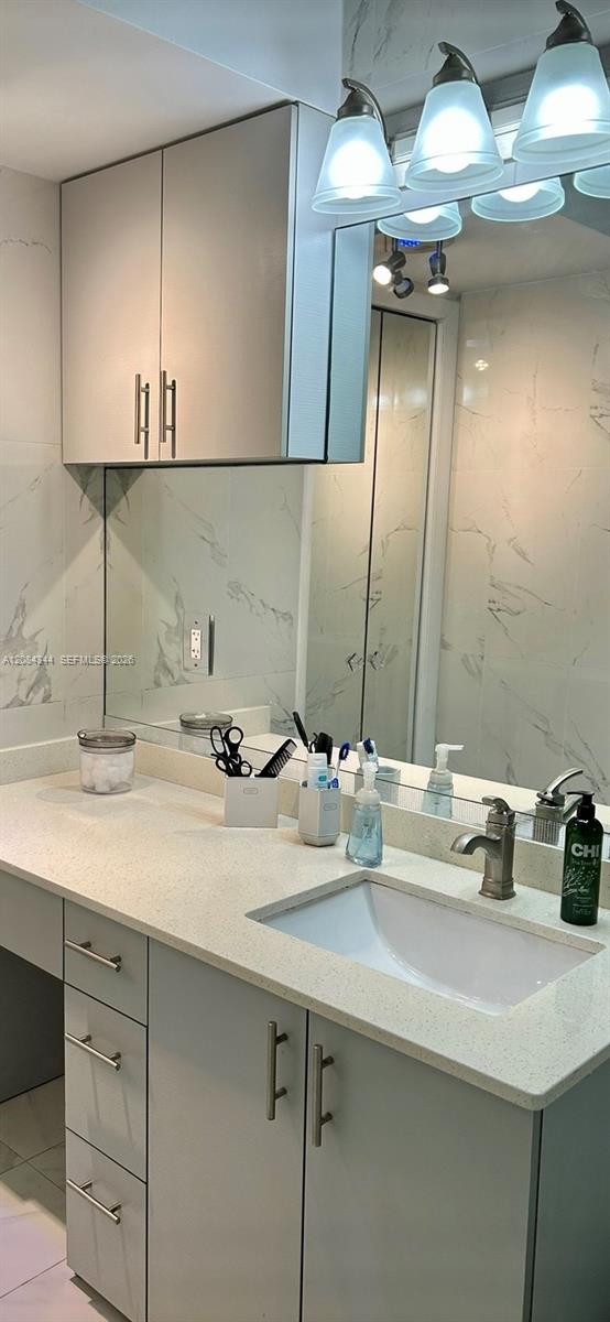 329 SE 3rd Street 405T Property Photo 1