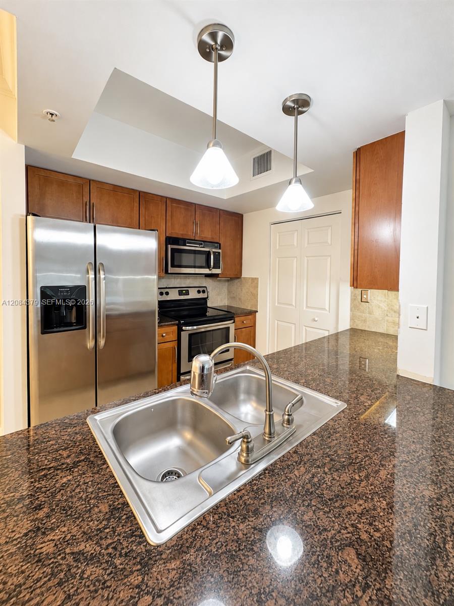 2000 N Bayshore Drive 317 Property Photo 3