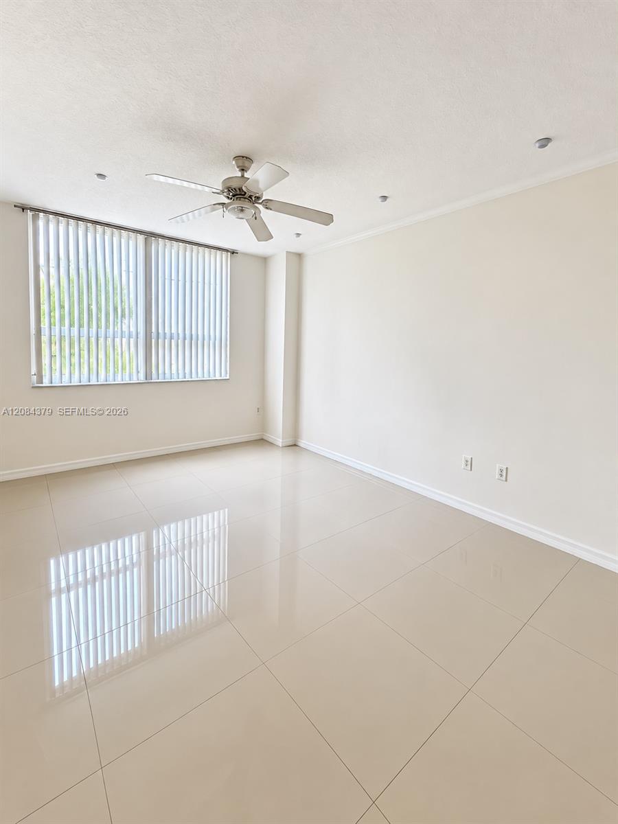 2000 N Bayshore Drive 317 Property Photo 9