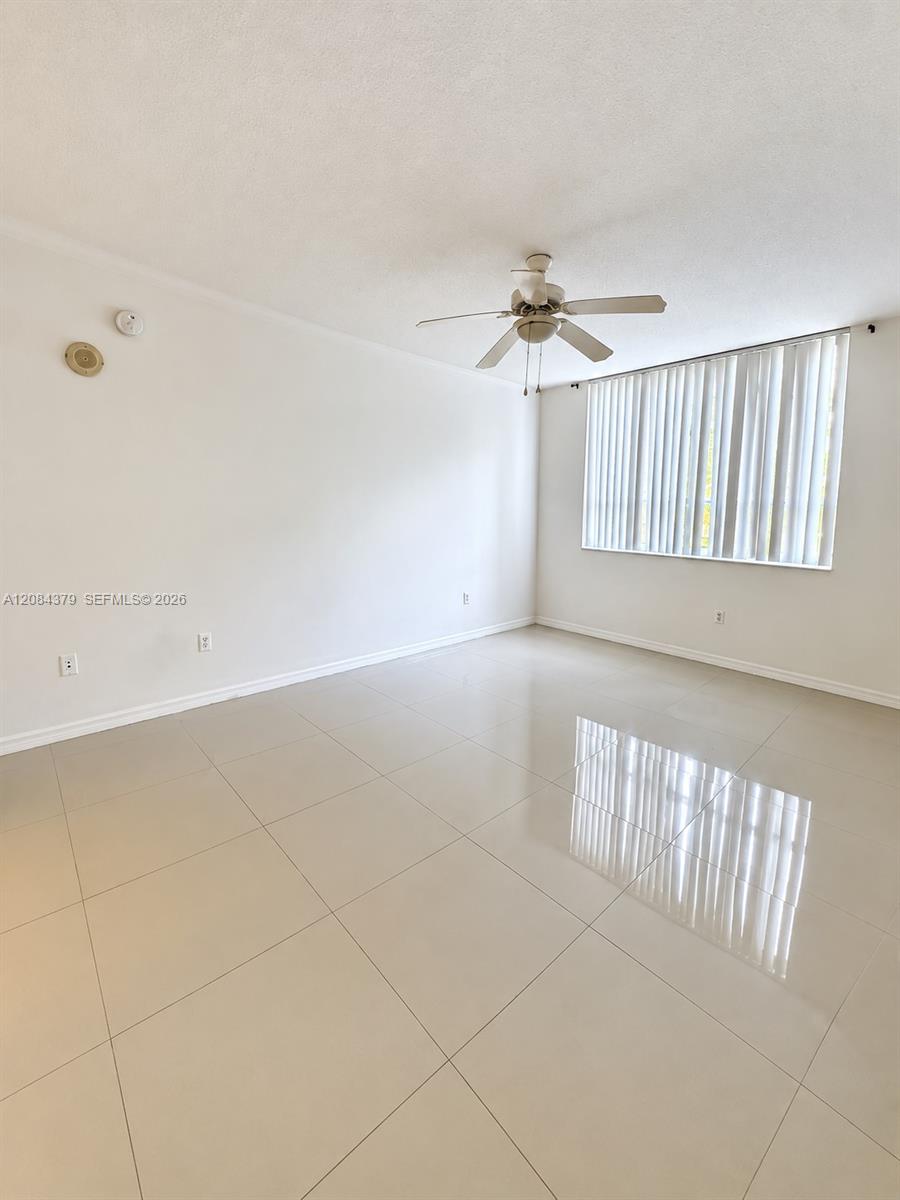 2000 N Bayshore Drive 317 Property Photo 10