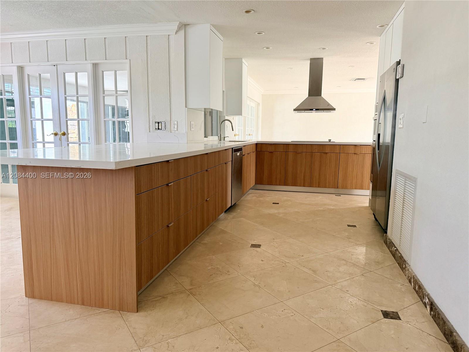 A12084400 Property Photo 2