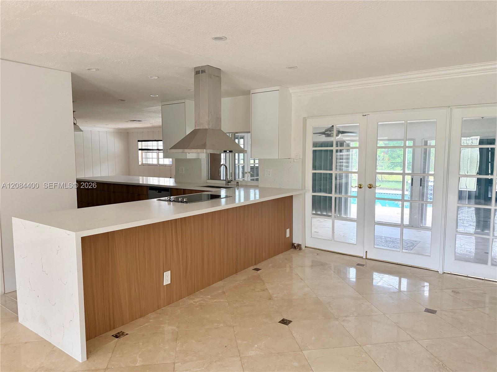 A12084400 Property Photo 4