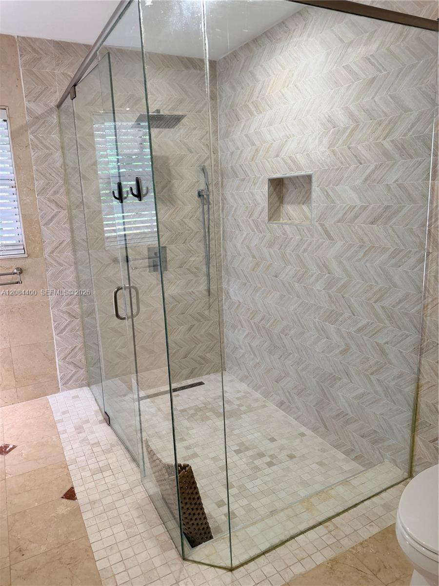 A12084400 Property Photo 10