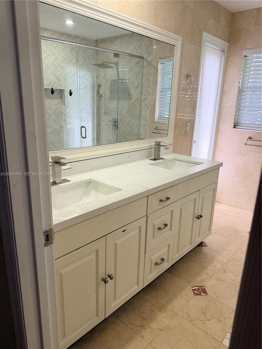 A12084400 Property Photo 11