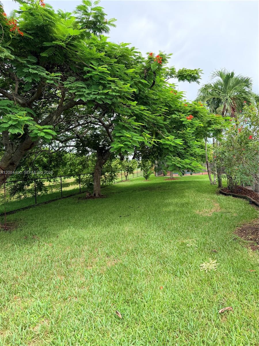 A12084400 Property Photo 17