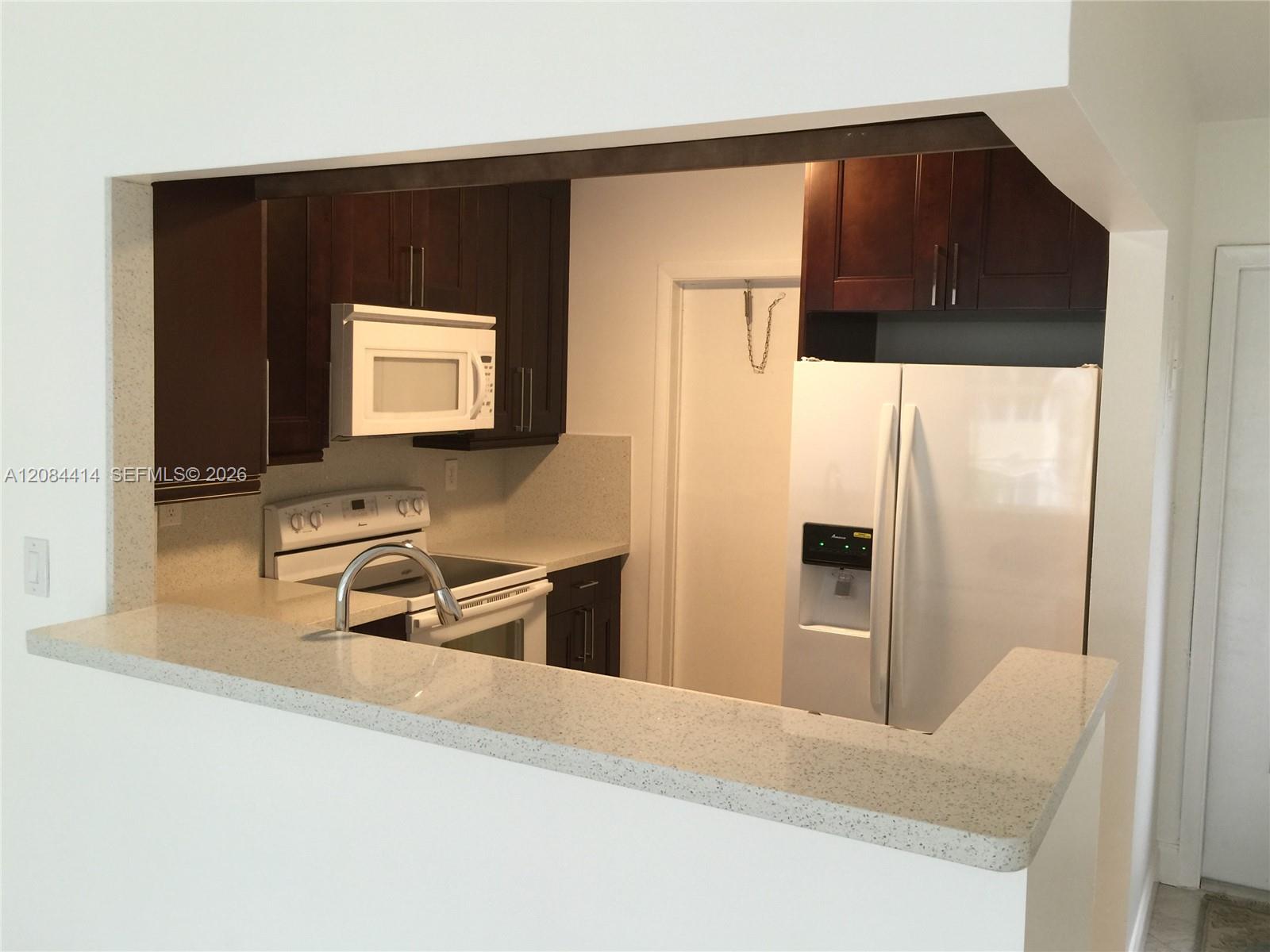 5051 W Oakland Park Boulevard 302 Property Photo 5