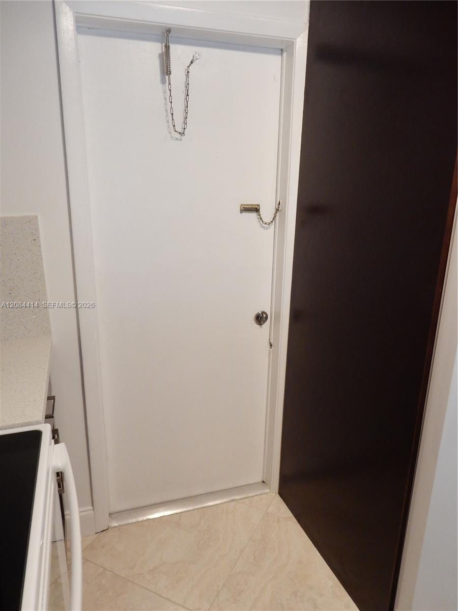 5051 W Oakland Park Boulevard 302 Property Photo 9