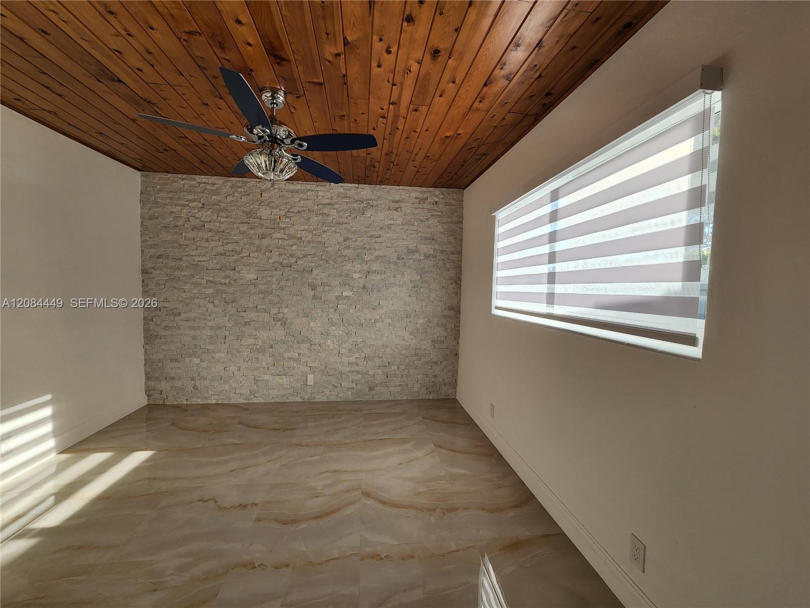 1113 NE 8th Street Efficiency Property Photo 1