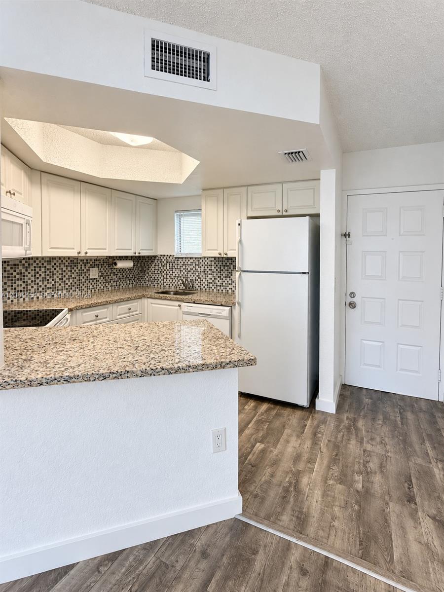A12084454 Property Photo 10