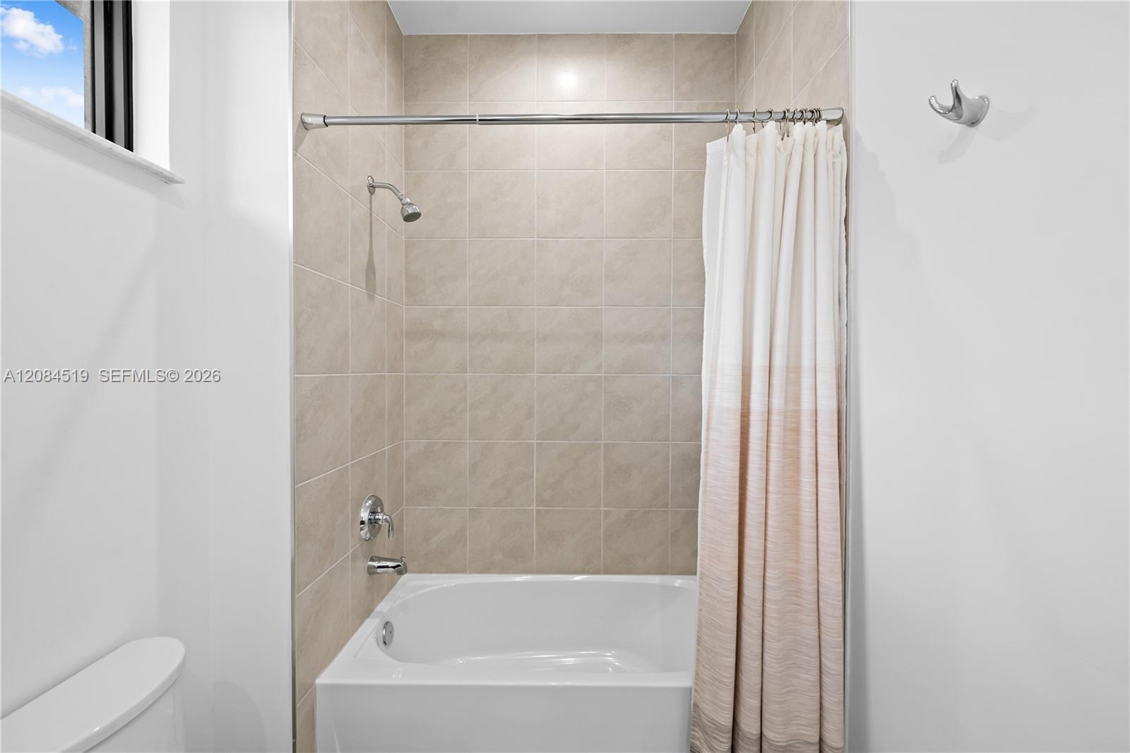 4402 Nw 81st Avenue Property Photo 14