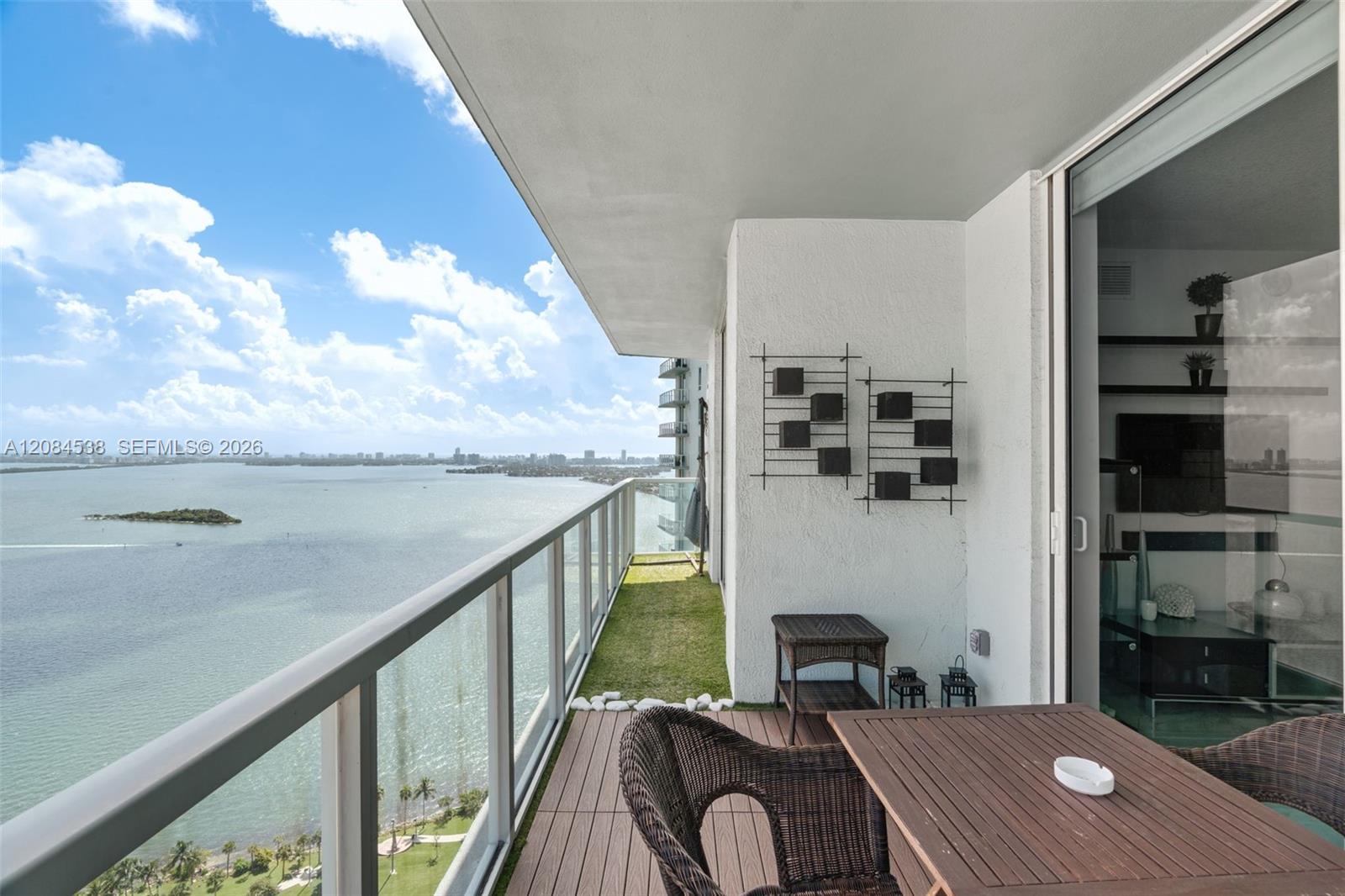 1900 N Bayshore Drive 3315 Property Photo 2