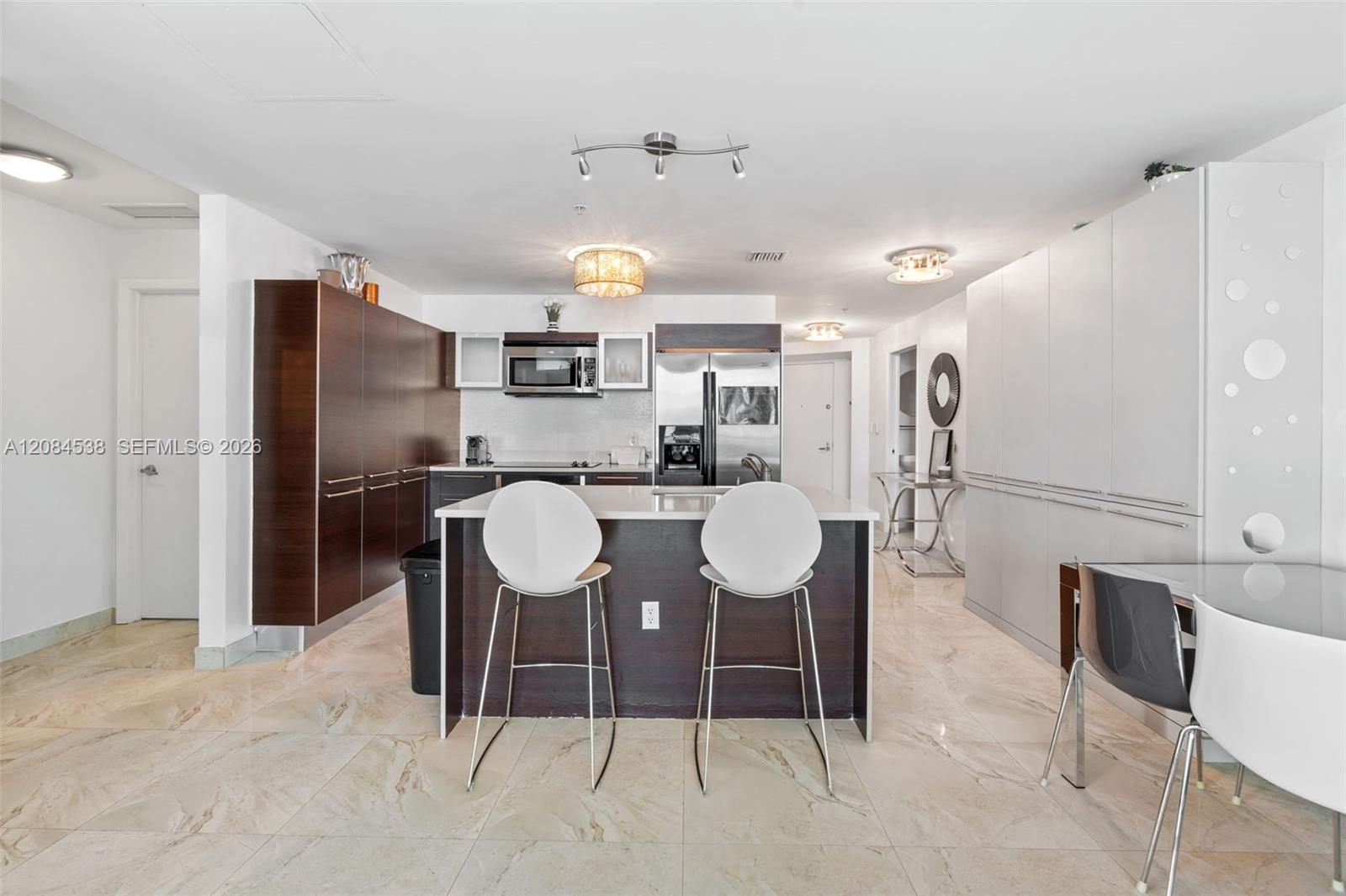1900 N Bayshore Drive 3315 Property Photo 11