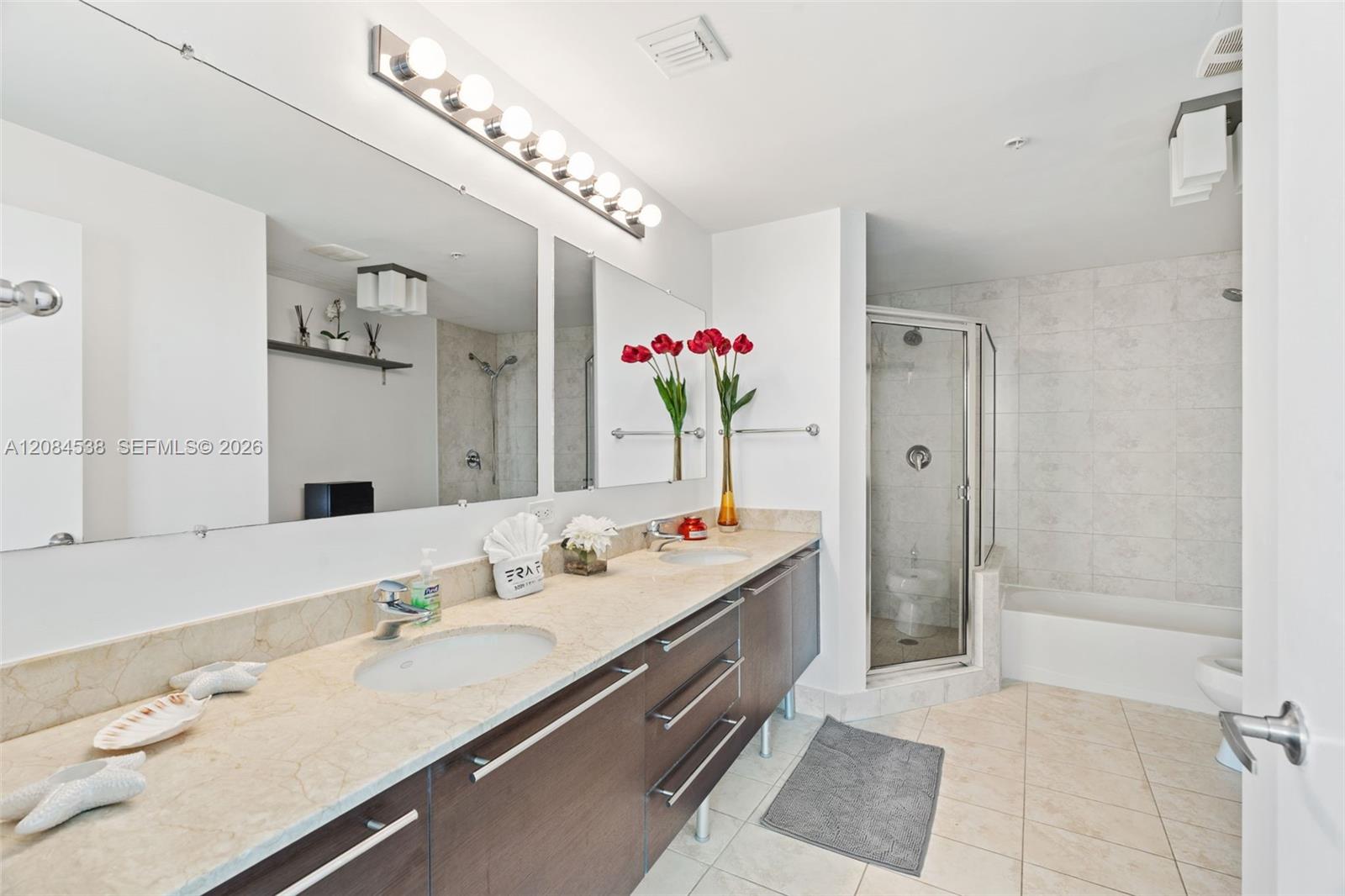 1900 N Bayshore Drive 3315 Property Photo 17