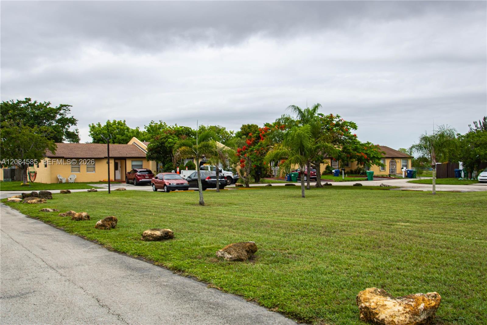 A12084585 Property Photo 3
