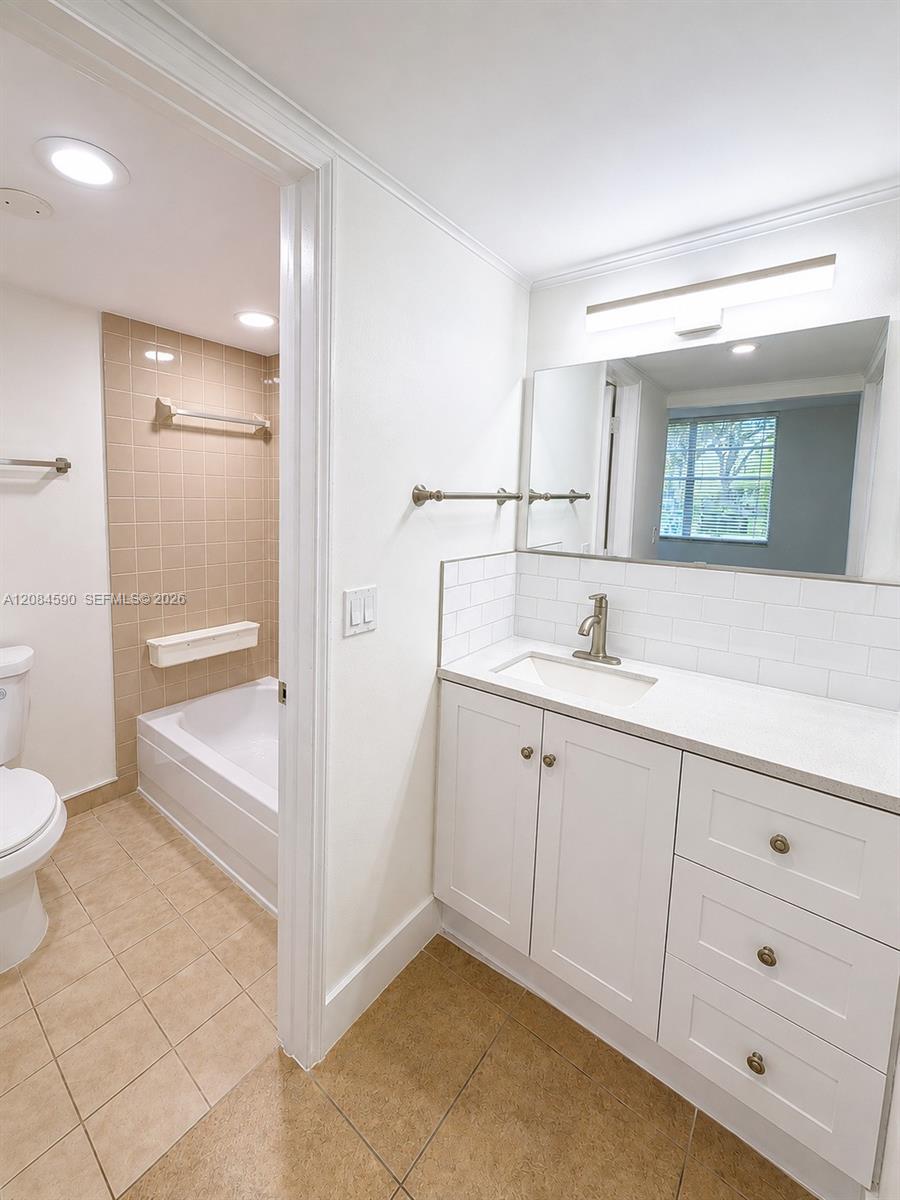 9430 Live Oak Place 108 Property Photo 17