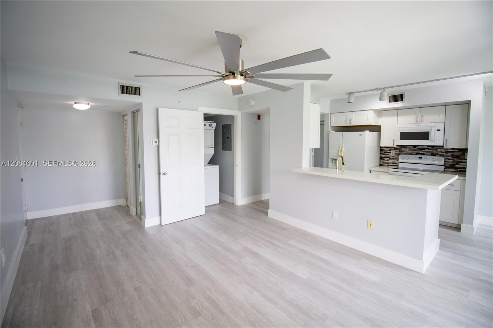 A12084601 Property Photo 3