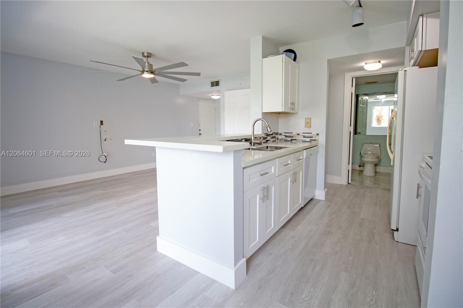 A12084601 Property Photo 5
